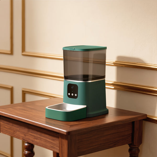 FELVO Tempo, Automatic Portion Feeder styled in a warm modern interior